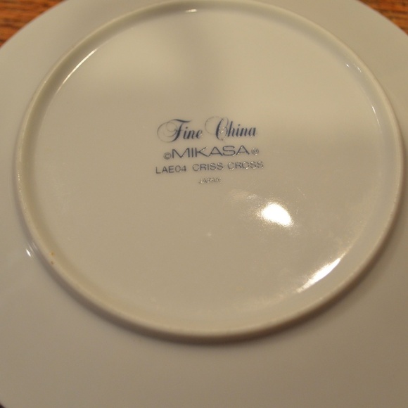 Criss Cross by MIKASA Salad Plate 4 of 4 - Picture 2 of 2